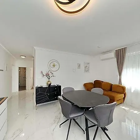 Tin Apartahotel Stari Grad (Hvar)