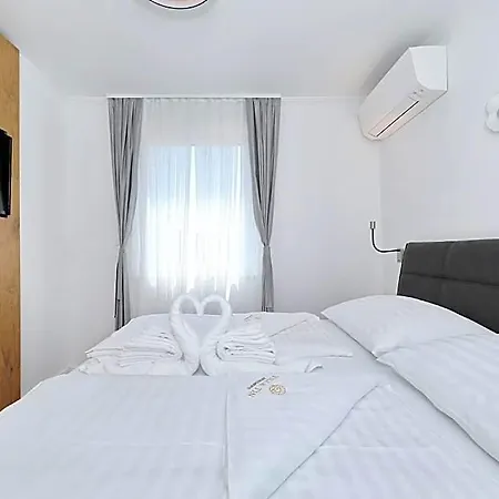 Szálloda Tin Stari Grad