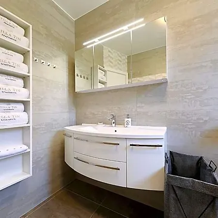 Apartahotel Tin 4*